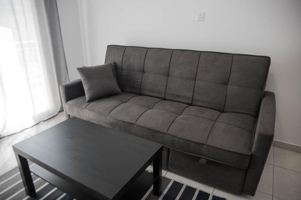 Renovated One Bedroom Apartment In Paphos With Pool Exterior photo